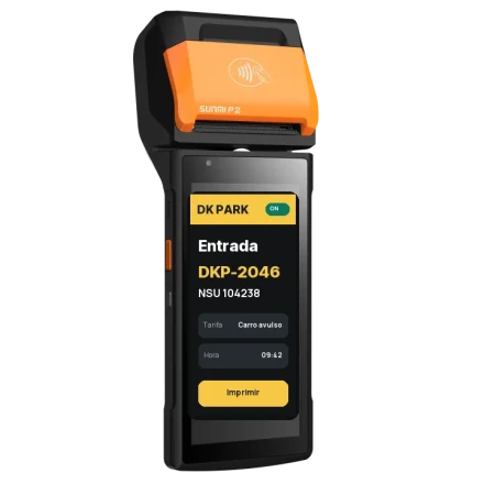 Imagem de apresentação do DK Park em um terminal Android, exibindo a entrada de um veículo e a impressão de ticket.